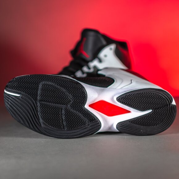 Athletic_Shoes